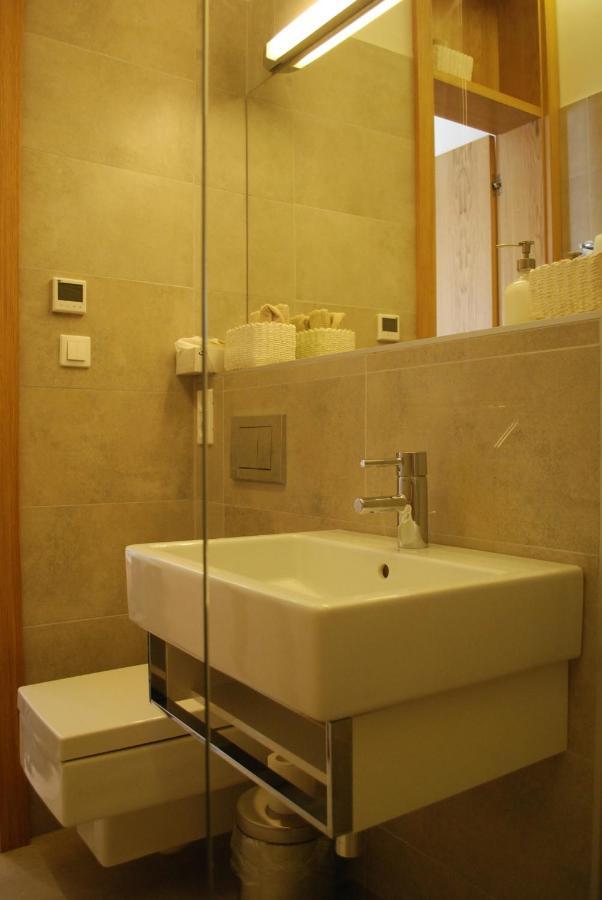 Stylish Studios Apartment In The City Center With Air Conditioning Будапеща Екстериор снимка