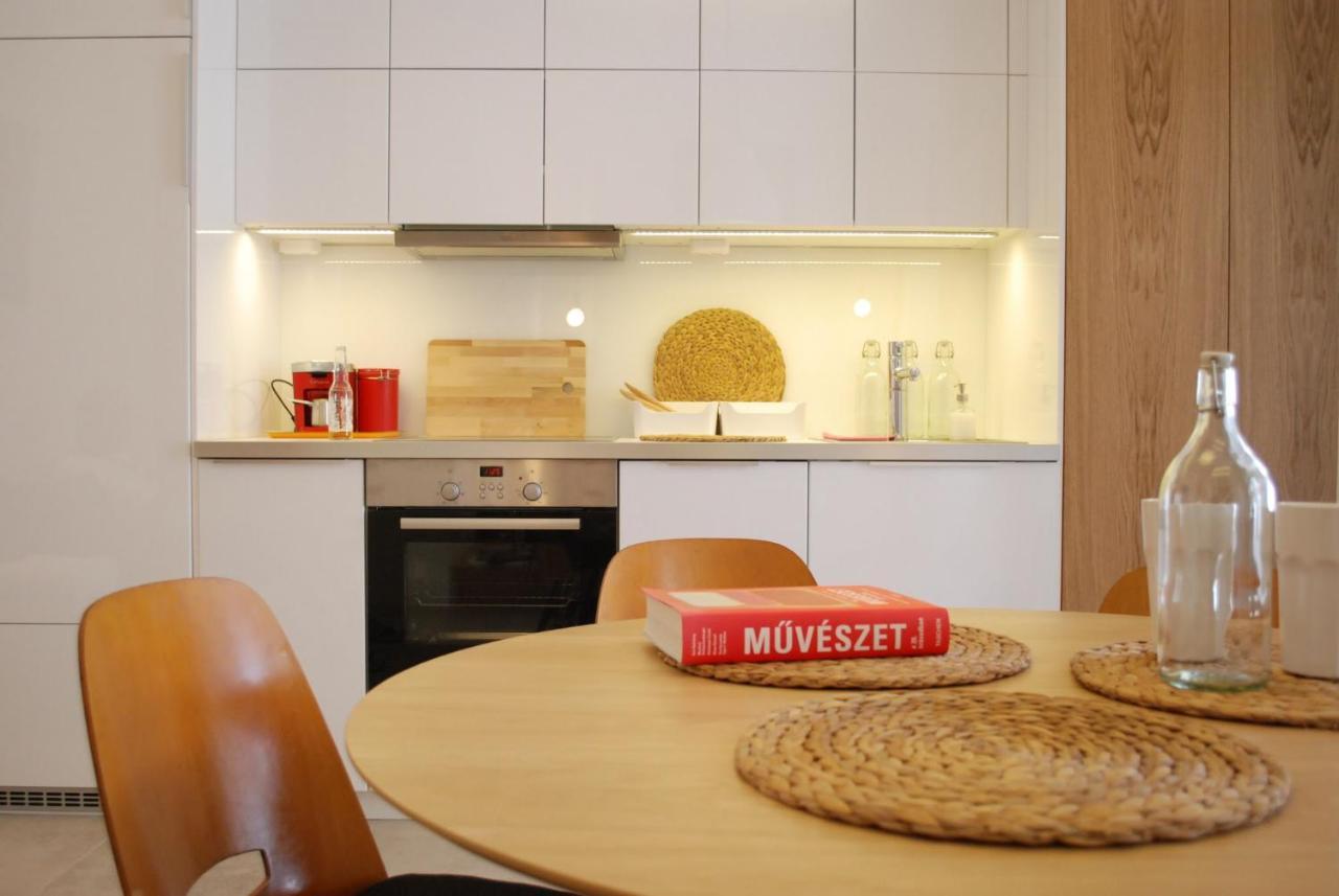Stylish Studios Apartment In The City Center With Air Conditioning Будапеща Екстериор снимка